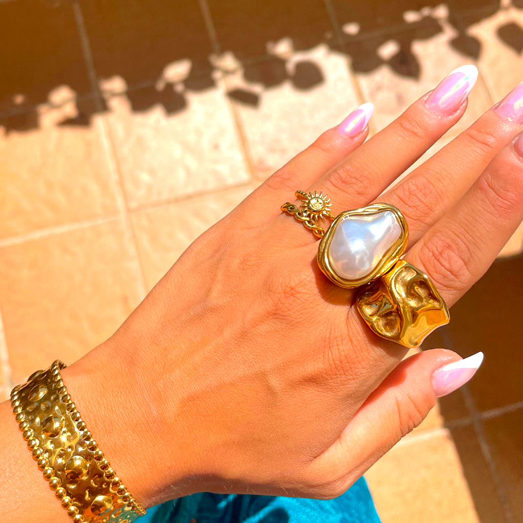Nácar Oro 18K – Anillo con Perla de Diseño Orgánico