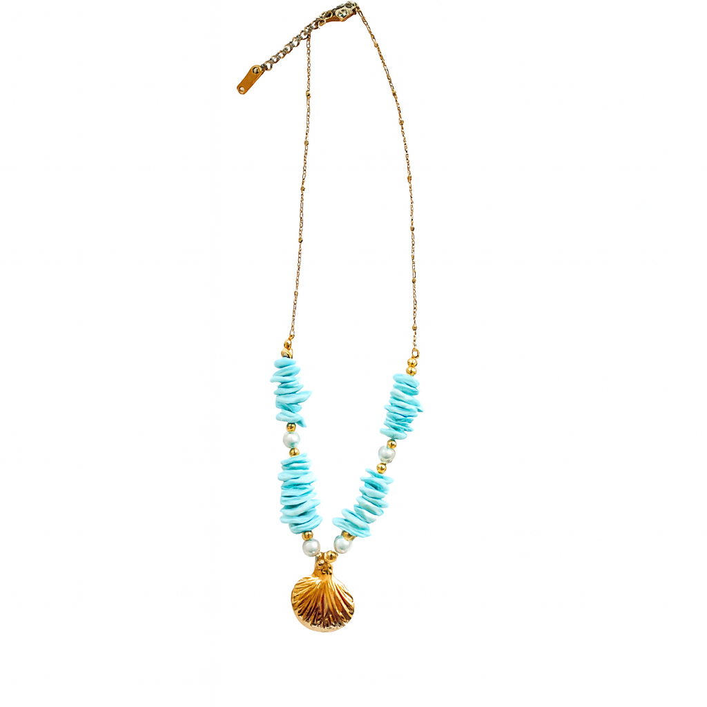 Coral Shell bañada en Oro 18K – Collar Dorado con Concha y Detalles en Coral Azul