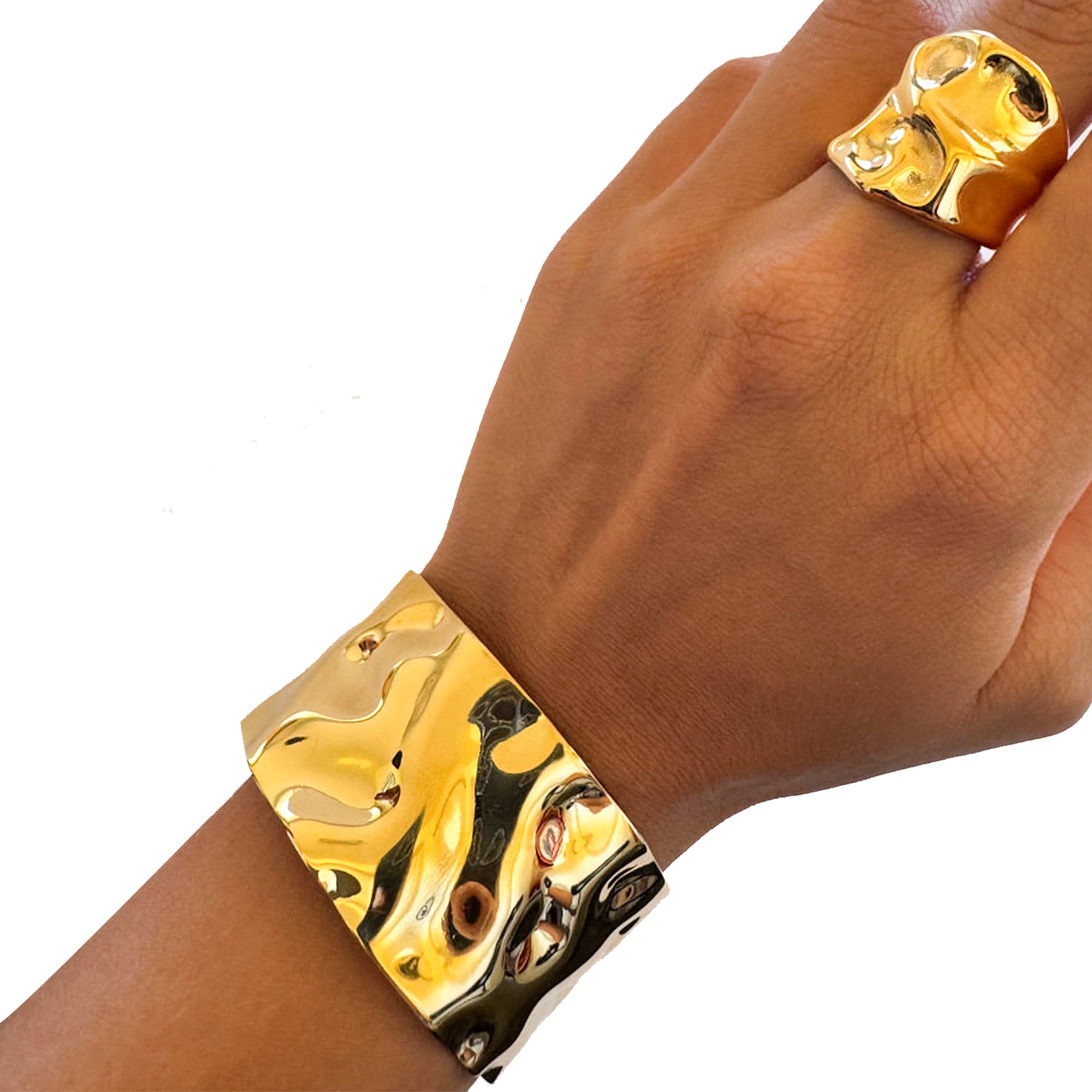 Olas de Oro – Conjunto de Pulsera y Anillo Bañado en Oro 18K