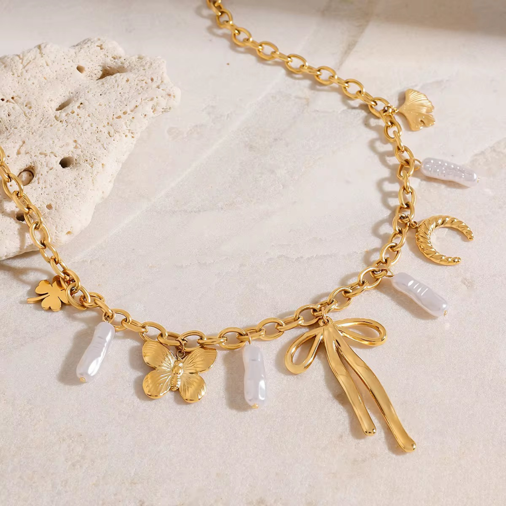 Lazo de Venus collar de acero inoxidable bañado en Oro
