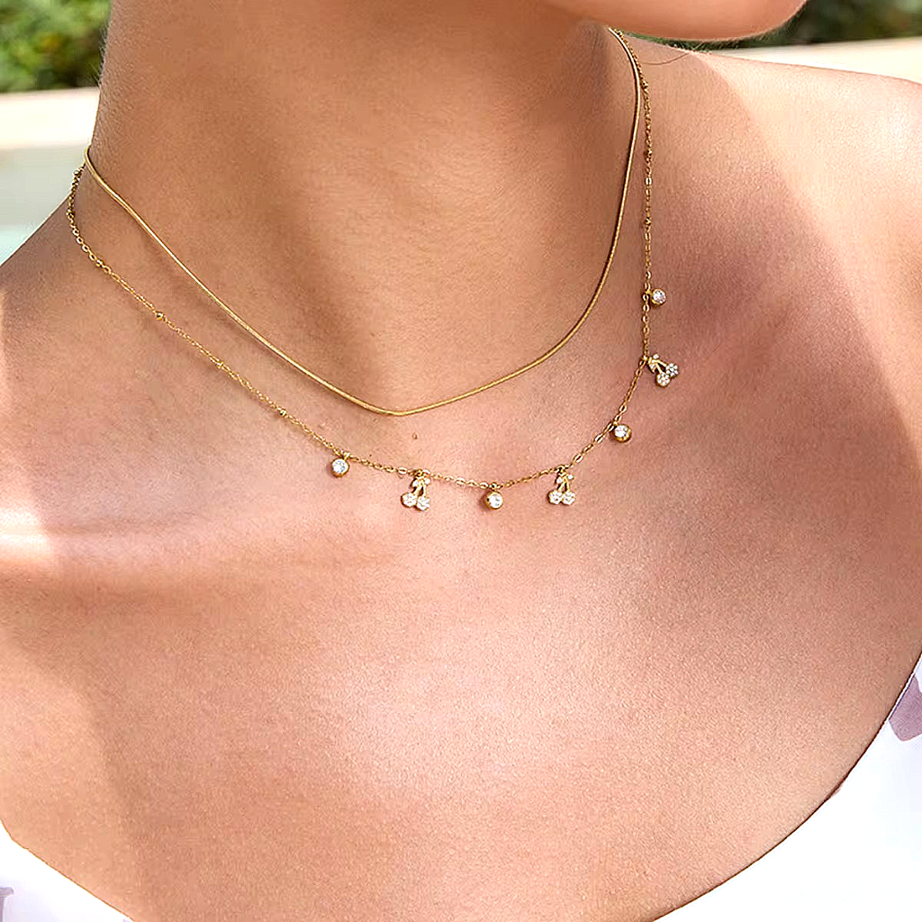 Mini Cherries 18K – Collar con Dijes de Cereza Baño de Oro