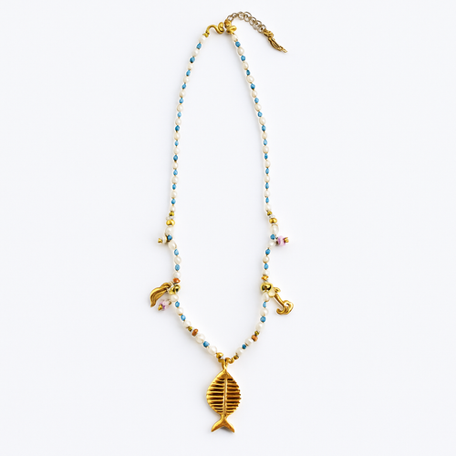 Bahía 18K – Collar con Encantos Marinos y Baño en Oro