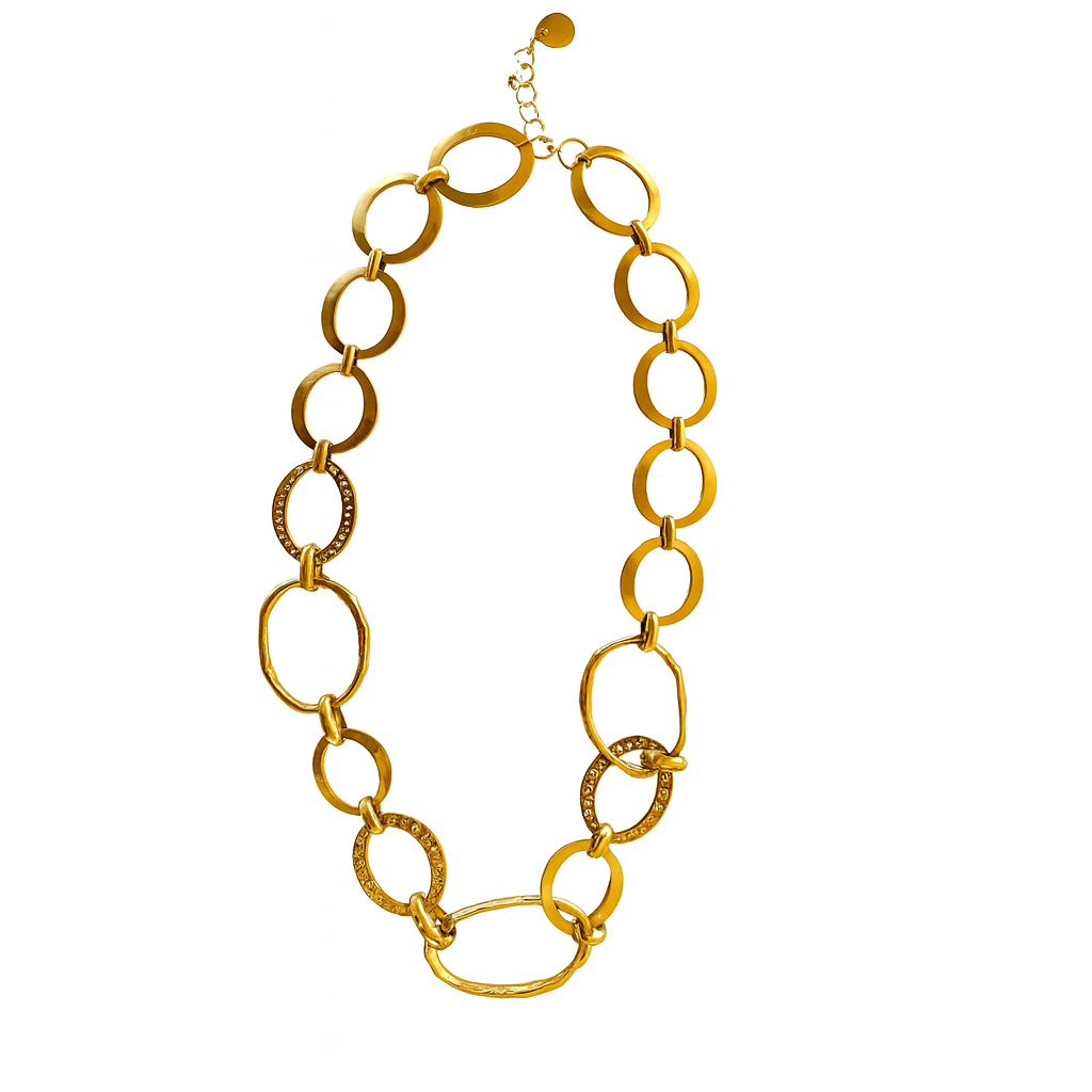 Nodo del Alma – Collar de Eslabones Dorados en Acero Inoxidable