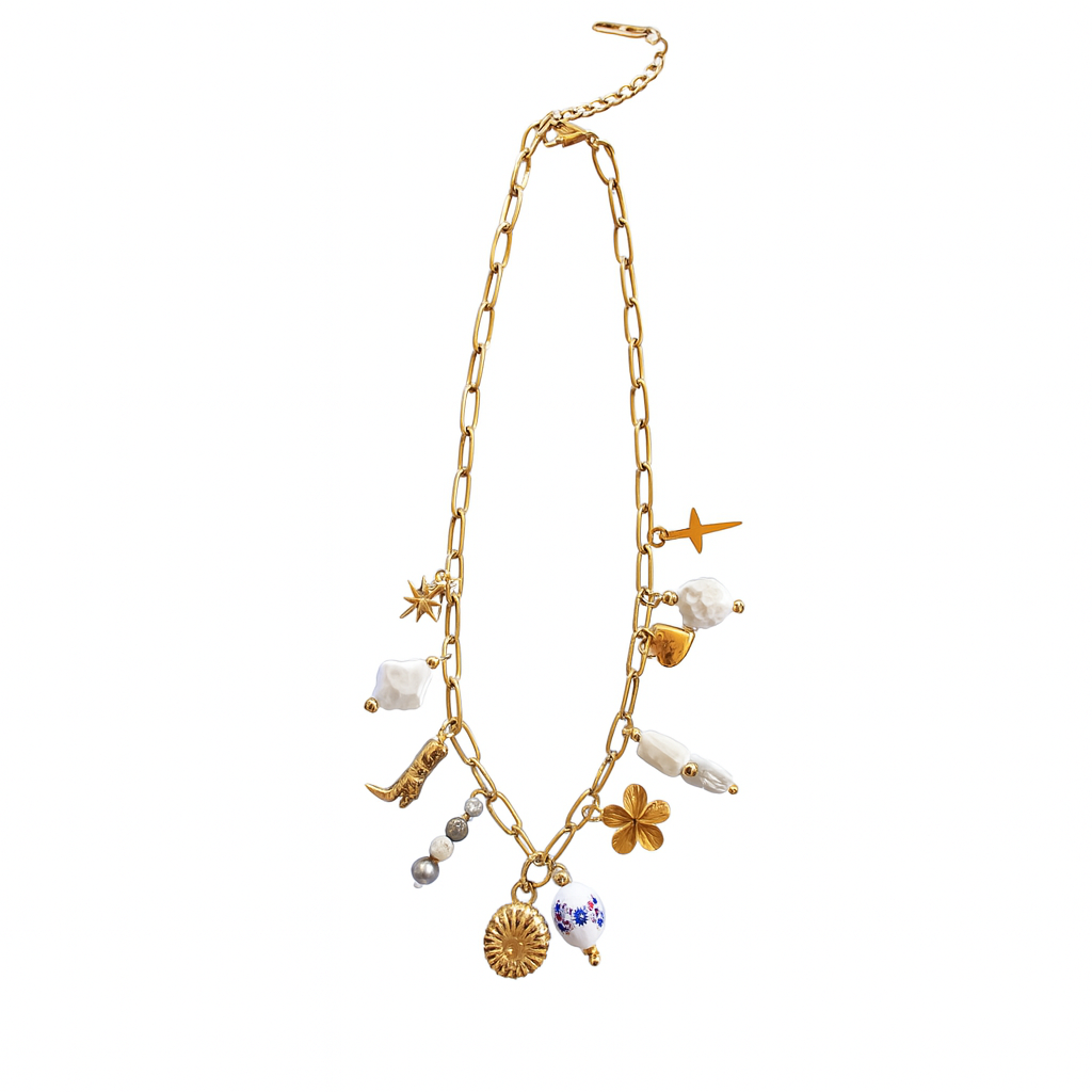 Soleya 18K – Collar Dorado con Dijes Variados y Baño en Oro
